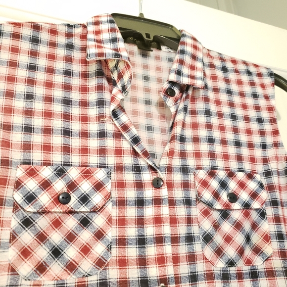 Checkered collared sleeveless top - Picture 2 of 3